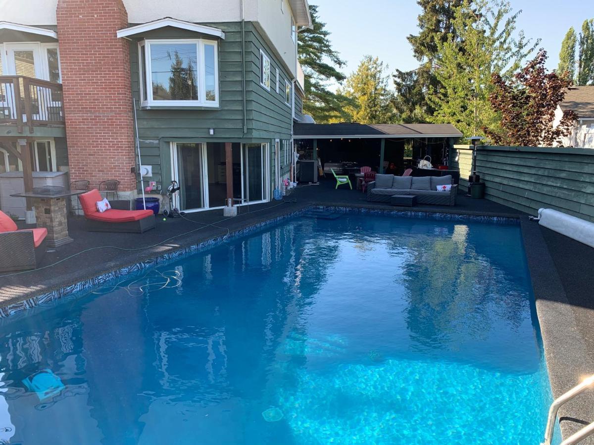 Tranquil Oasis 2 Bedroom Suite With Pool View Victoria Esterno foto