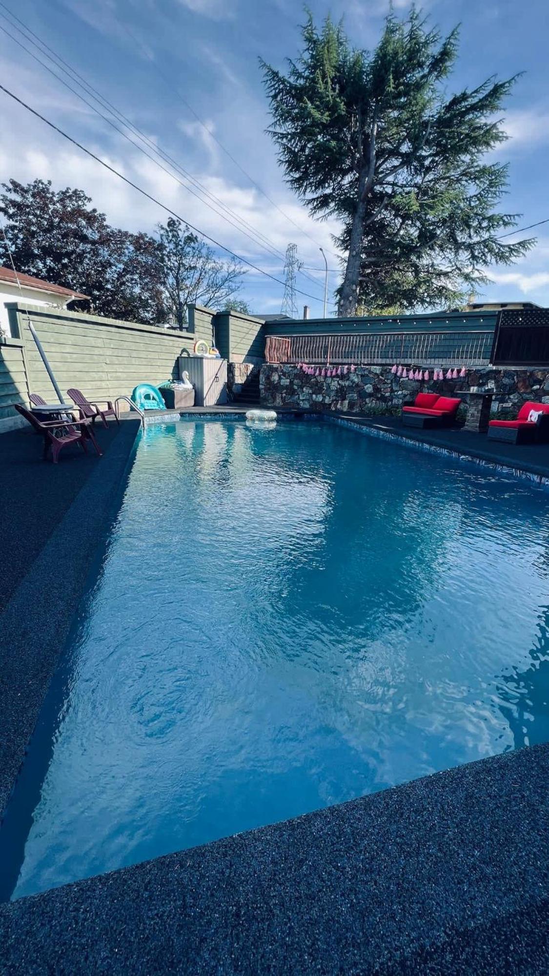 Tranquil Oasis 2 Bedroom Suite With Pool View Victoria Esterno foto